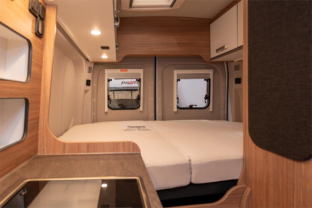 interior de una autocaravana