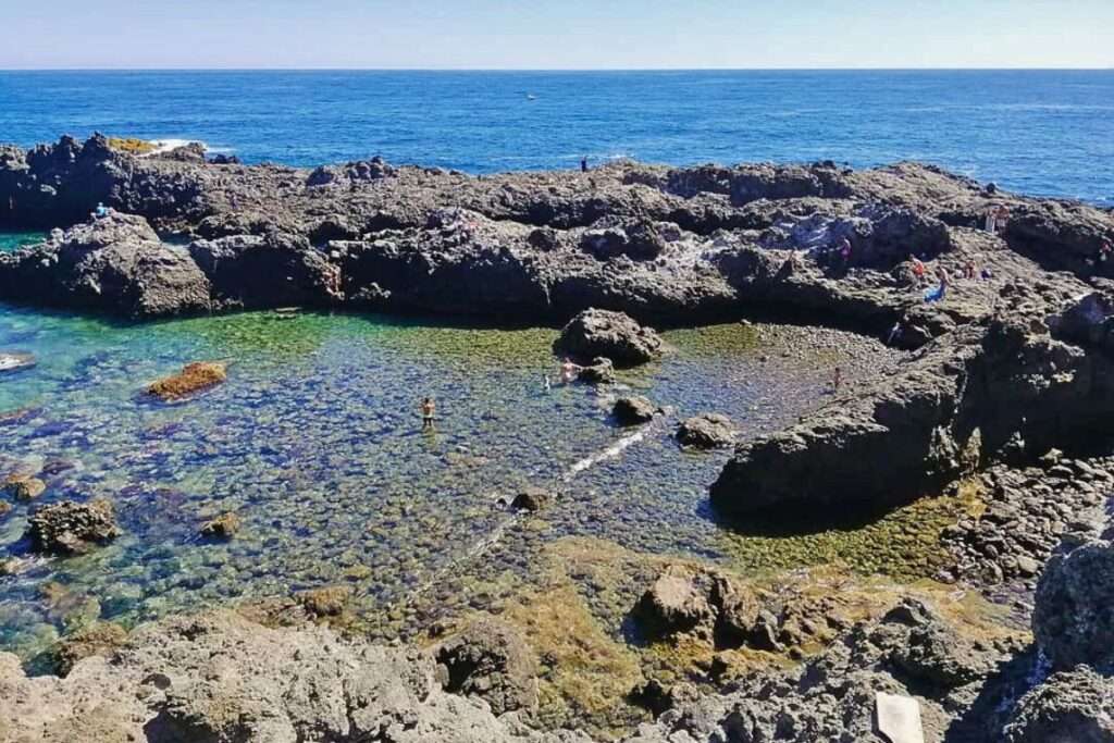 charco del viento gente bañándose